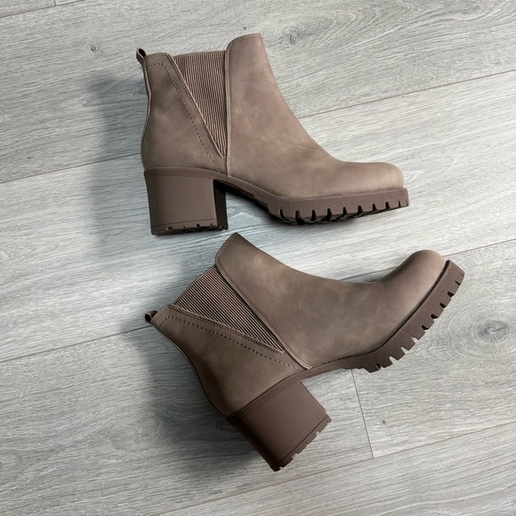 MIA Tan Ankle Booties - Picture 3 of 7